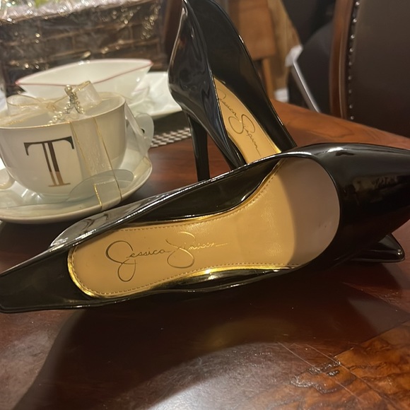 Black Jessica Simpson Heels Size 6M - Picture 4 of 5
